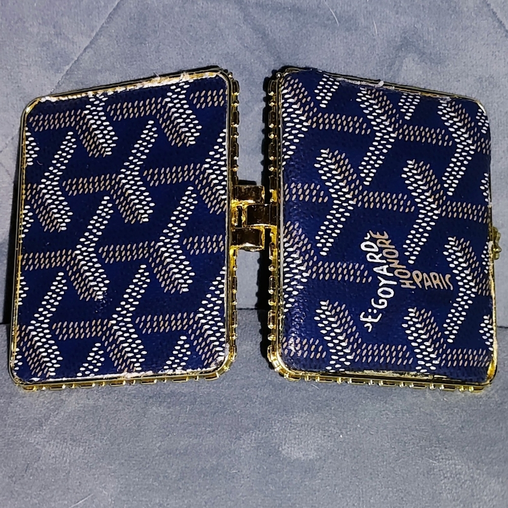 Up cycled Mirror Compact - Picture 3 of 7